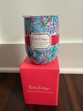 NIP Lilly Pulitzer Insulated Stemless Tumbler with lid in Aqua La Vista